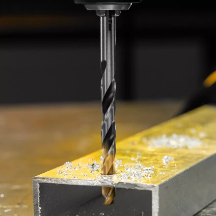 Сверло спиральное по металлу Denzel 7,0 x 109мм, Р6М5, Golden Tip, многогранная заточка 718280 купить в Екатеринбурге