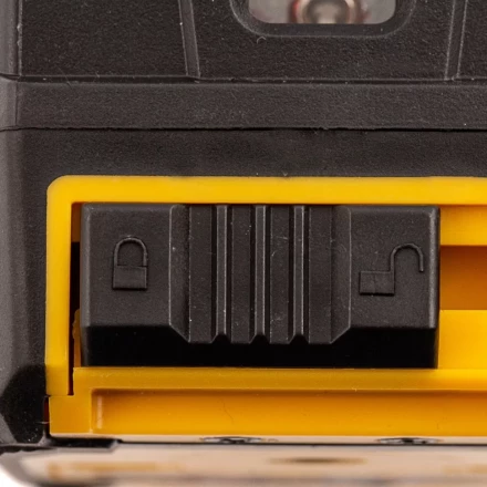 Лазерный уровень LX 03 Green, 30 м, 520 нм, резьба 1/4&quot; Denzel 35058 купить в Екатеринбурге