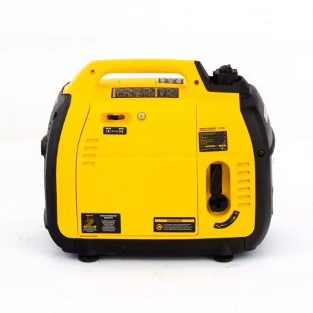 Генератор инверторный GT-2200iS, 2.2 кВт, 230 В, бак 4 л, закрытый корпус, ручной старт Denzel 94702 купить в Екатеринбурге