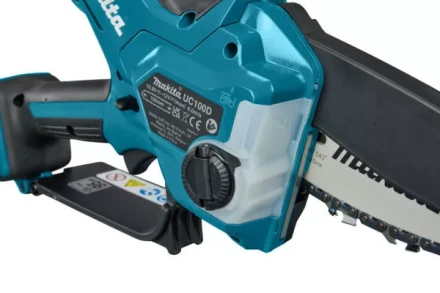 Аккумуляторная цепная пила 12V, 10см Makita UC100DWA (1x АКБ 2 Ач, ЗУ) купить в Екатеринбурге