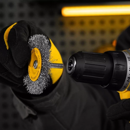 Щетка для дрели, 75 мм, Плоская, со шпилькой, нержавеющая витая проволока Denzel 744603 купить в Екатеринбурге