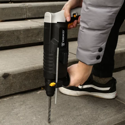 Перфоратор DKH650W DEKO, 063-4110, в кейсе купить в Екатеринбурге