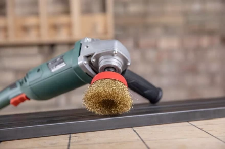 Кордщетка HAMMER чаша 85мм для УШМ гофрированная латунированная сталь (207-103) купить в Екатеринбурге