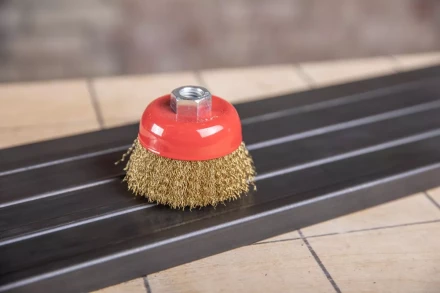 Кордщетка HAMMER чаша 85мм для УШМ гофрированная латунированная сталь (207-103) купить в Екатеринбурге