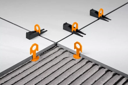 ЗУБР СВП, комплект: 1,7 мм, клин+зажим 50 + 50 шт, система выравнивания плитки (3384-H50) купить в Екатеринбурге