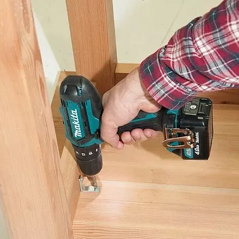 Дрель-шуруповерт аккумуляторная Makita DF331DWAE купить в Екатеринбурге