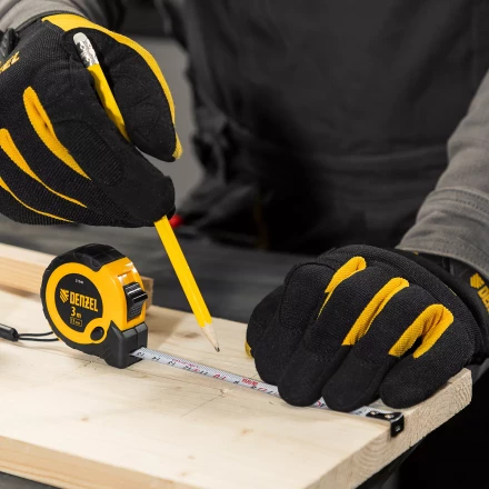 Рулетка Denzel 3м х 13мм, двухкомп. корпус, кнопка-пауза, 31540 купить в Екатеринбурге