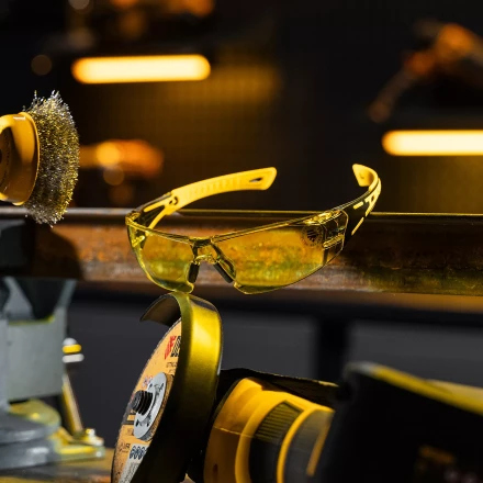 Очки защитные открытые Denzel 89192, поликарбонатные, желтая линза, 2х комп.дужки купить в Екатеринбурге