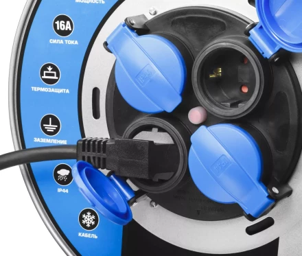 Удлинитель ЗУБР &quot;ПРОФИ&quot; на металл катушке, КГ 3х1,5кв мм, морозостойкий, 4 гнезда, IP44, макс мощность 3500Вт, 50м 55085-50 купить в Екатеринбурге
