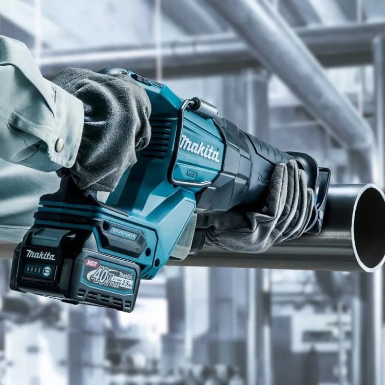 Аккумуляторная сабельная пила Makita XGT JR001GM201 купить в Екатеринбурге