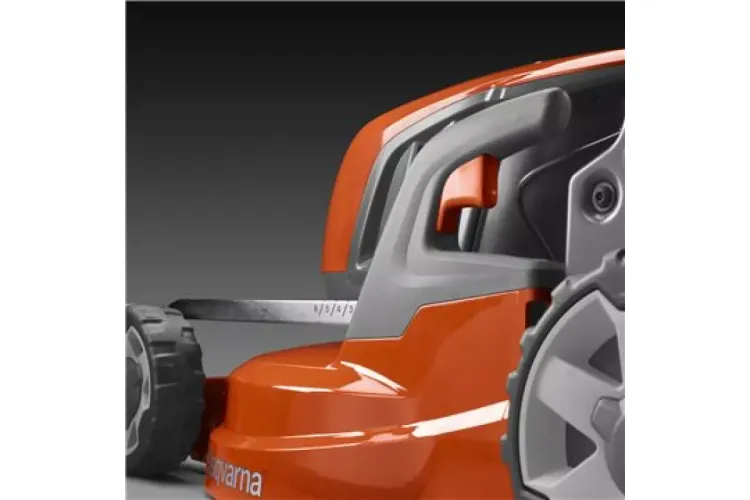 Аккумуляторная газонокосилка, самоходная Husqvarna LC347iV купить в Екатеринбурге