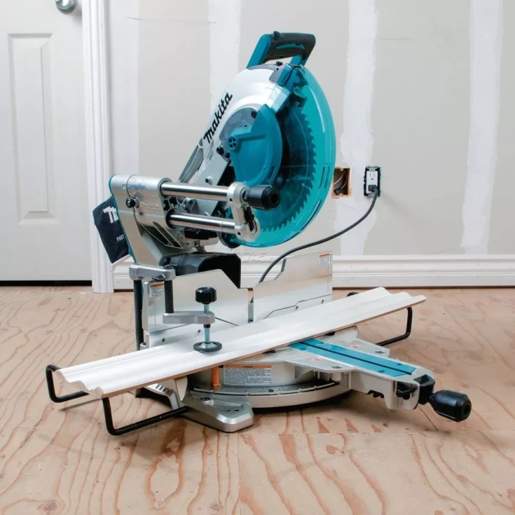 Пила торцовочная Makita LS1219L купить в Екатеринбурге