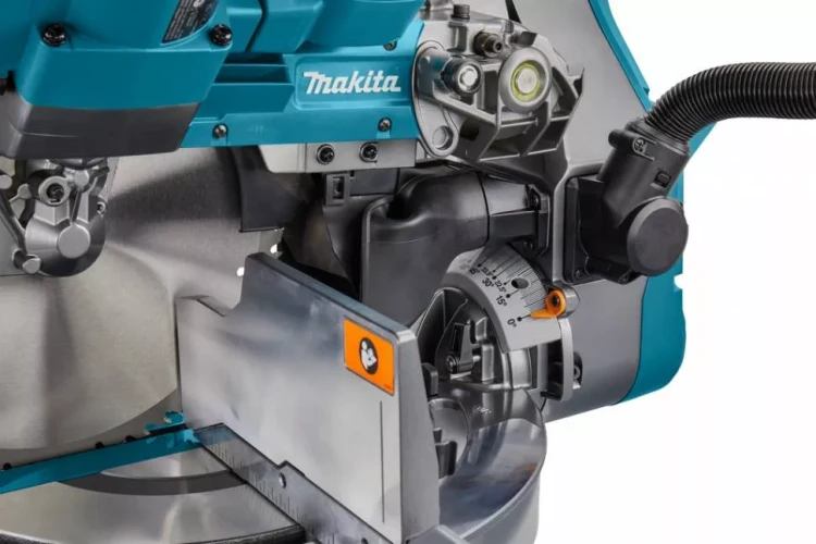 Аккумуляторная торцовочная пила Makita LS004GZ01 (без АКБ и ЗУ) купить в Екатеринбурге