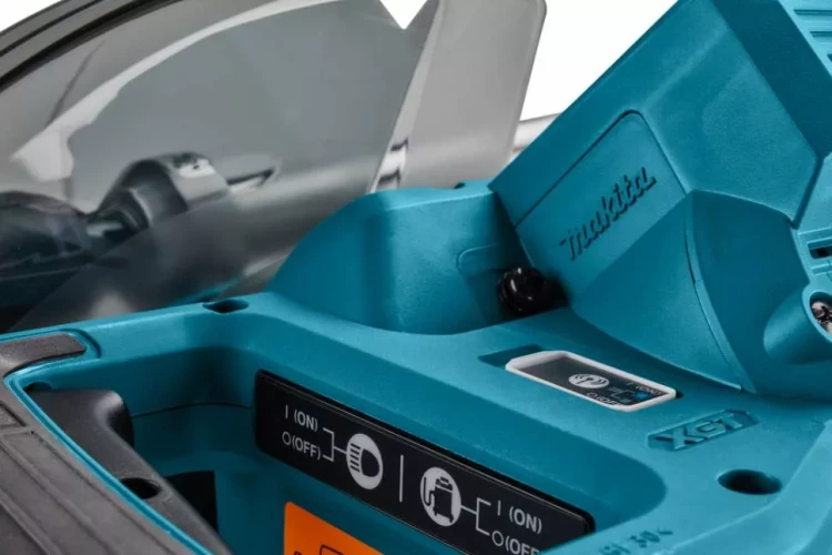 Аккумуляторная торцовочная пила Makita LS004GZ01 (без АКБ и ЗУ) купить в Екатеринбурге