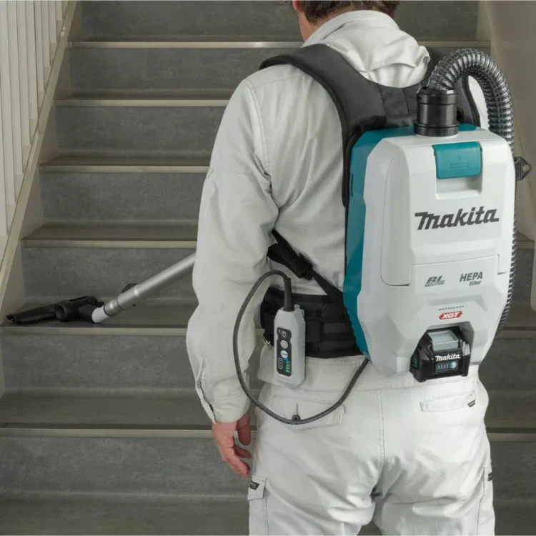 Аккумуляторный ранцевый пылесос Makita 40V XGT VC008GZ (без АКБ и ЗУ) купить в Екатеринбурге