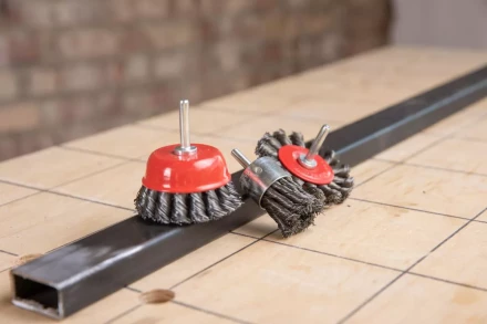 Кордщетка HAMMER кисть 28мм для дрели витая сталь (207-211) купить в Екатеринбурге