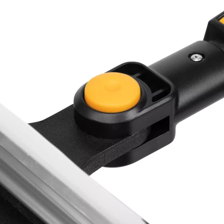 Щетка-сметка со скребком, телескоп, поворотная голова, водосгон 950-1320 мм Denzel 55327 купить в Екатеринбурге