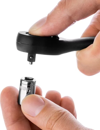 Трещотка для торцовых головок KRAFTOOL &quot;EXPERT&quot;, Сr-V сталь, 72 зубца, пластиковое покрытие, 1/4&quot; 27796-1/4_z02 купить в Екатеринбурге