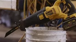 Пила сабельная DCS388N FLEXVOLT DeWalt аккумуляторная купить в Екатеринбурге