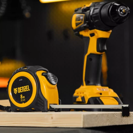 Рулетка Denzel 8м х 25мм, обрезиненный корпус, автоматическая фиксация 31553 купить в Екатеринбурге