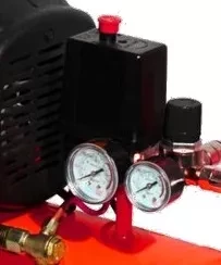 Компрессор масляный поршневой прямой привод Elitech КПМ 200/24 ПРОМО купить в Екатеринбурге