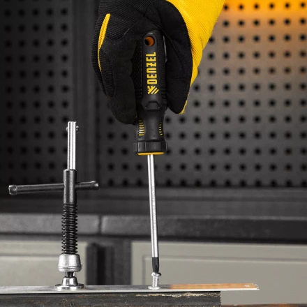 Отвертка, PH2х100 мм, S2, 3к рукоятка Denzel 121787 купить в Екатеринбурге