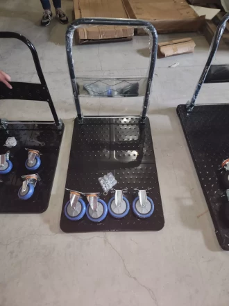 Тележка платформенная 650 кг TOR PH650 (600x900) со складной ручкой (пластиковые колеса 125 мм) 1024684 купить в Екатеринбурге