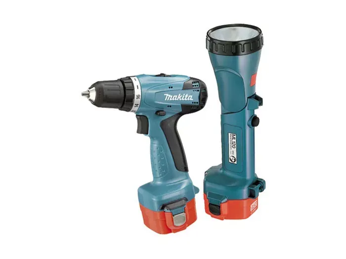 Аккумуляторная дрель-шуруповерт Makita 6271DWALE +Фонарь купить в Екатеринбурге