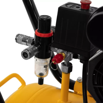 Компрессор безмасляный, малошумный DLS 1800/100,1800 Вт, 3x600, 100 л, 345 л/мин// Denzel 58028 купить в Екатеринбурге