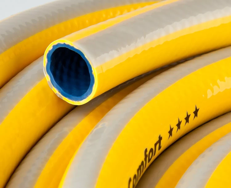 Шланг RACO COMFORT поливочный, 25атм., армированный, 3-х слойный, 3/4"х50м 40303-3/4-50_z01 купить в Екатеринбурге