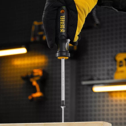 Отвертка, PZ2x100 мм, S2, 3к рукоятка Denzel 122077 купить в Екатеринбурге