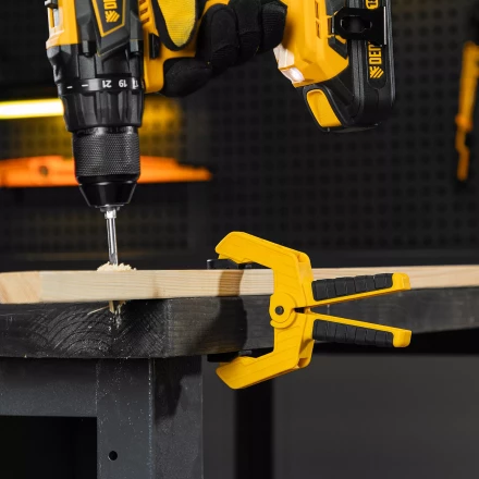 Струбцина клещеобразная Denzel, усиленная 65 х 50 мм, двухкомпонентные рукоятки, 20796 купить в Екатеринбурге