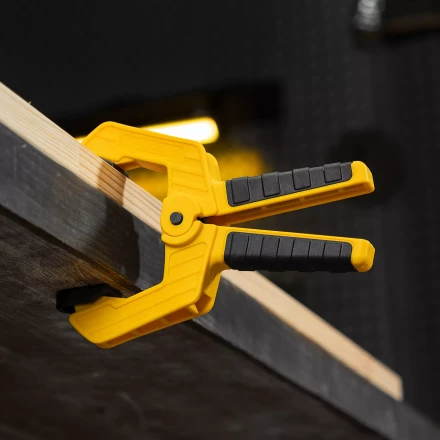 Струбцина клещеобразная Denzel, усиленная 65 х 50 мм, двухкомпонентные рукоятки, 20796 купить в Екатеринбурге