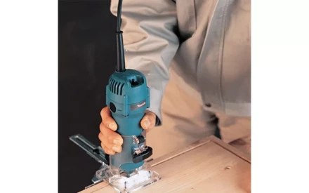 Угловая шлифмашина Makita 9558HNRZ УШМ Болгарка (без АКБ и ЗУ) купить в Екатеринбурге