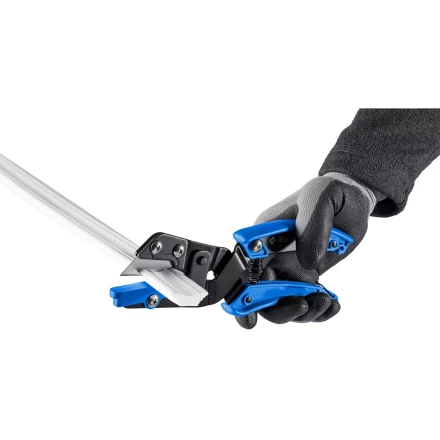 ЗУБР Универсал, для пластмассовых и резиновых профилей, угловые ножницы со сменным трапециевидным лезвием, Профессионал (23371) купить в Екатеринбурге