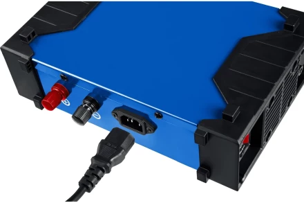 ЗУБР И-ЗП-300, 12/24 В, 100 А, 3-30 А, инверторное зарядно-предпусковое устройство (59323) купить в Екатеринбурге