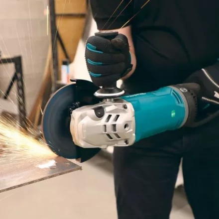 Угловая шлифовальная машина Makita GA7071X1 купить в Екатеринбурге