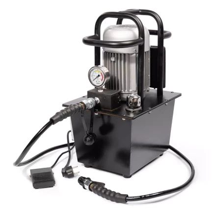 Насосная гидравлическая станция КВТ ПМЭ-7100 объем маслобака 10.0 л (230 В/50 Гц) (91798) купить в Екатеринбурге