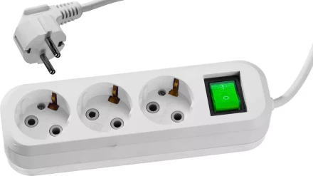 Удлинитель СИБИН электрический, ПВС сечение 0,75кв мм, 3 гнезда, макс мощн 2200Вт, 2м, заземление, выключатель 55036-2 купить в Екатеринбурге