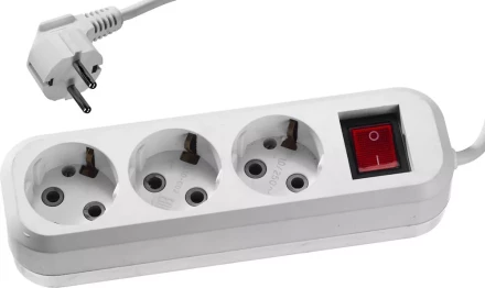 Удлинитель СИБИН электрический, ПВС сечение 0,75кв мм, 3 гнезда, макс мощн 2200Вт, 3м, заземление, выключатель 55036-3 купить в Екатеринбурге