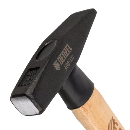 Молоток слесарный, 300 г Denzel, кованый квадратный боек, буковая рукоятка, 10427 купить в Екатеринбурге