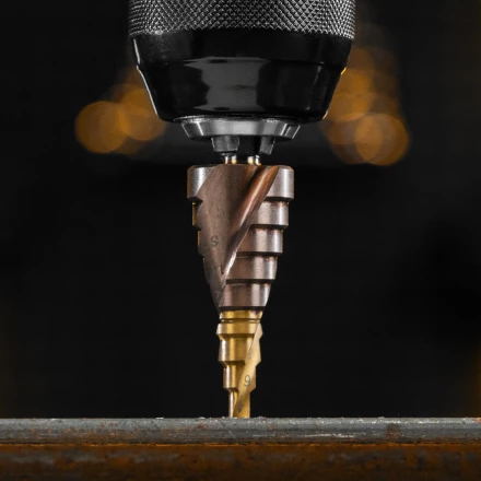 Сверло ступенчатое Denzel 723613, 4-6-8-10-12-14-16-18-20 мм, Р6М5К5, 6-гр. хвостовик купить в Екатеринбурге