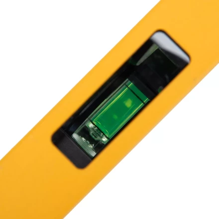 Уровень алюминиевый Denzel 33692, магнит, фрезерованный, 3 глазка (1 зеркал.), 0,5 мм/м, 800 мм купить в Екатеринбурге