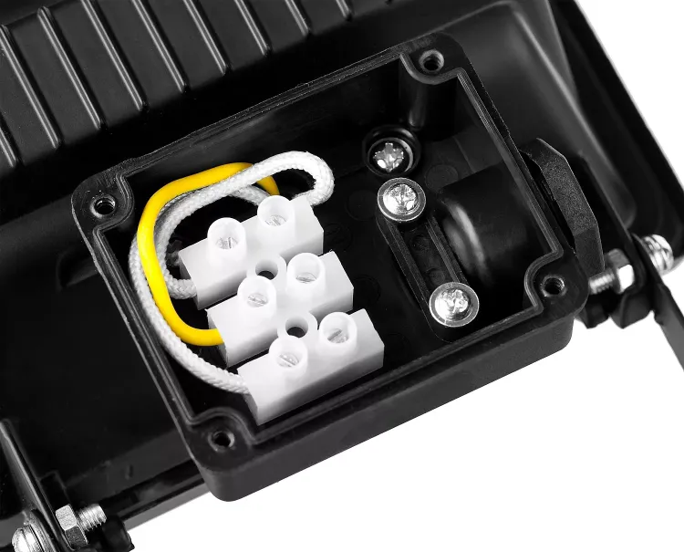 Прожектор STAYER "MASTER" MAXLight галогенный, с дугой крепления под установку, черный, 150Вт 57101-B купить в Екатеринбурге