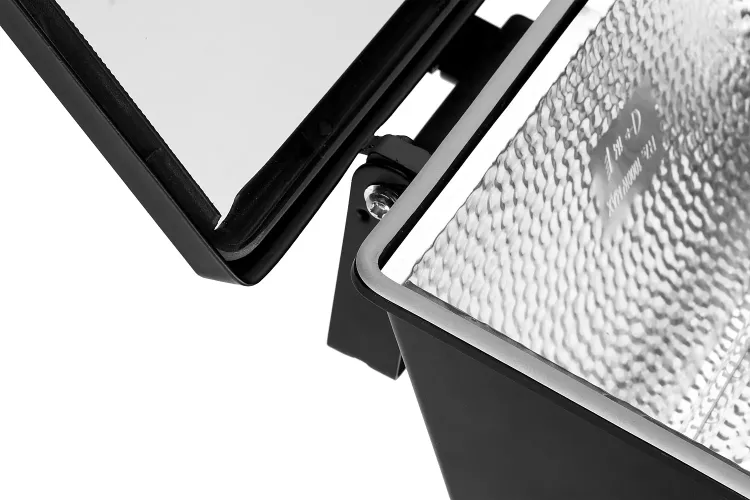 Прожектор STAYER "MASTER" MAXLight галогенный, с дугой крепления под установку, черный, 1000Вт 57105-B купить в Екатеринбурге