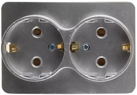 Розетка СВЕТОЗАР &quot;ГАММА&quot; с заземлением, двойная, без вставки и рамки, цвет светло-серый металлик, 16А/~250В SV-54107-SM купить в Екатеринбурге