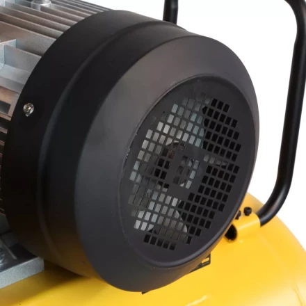 Компрессор воздушный, ременный привод BCI4000-T/100, 4.0 кВт, 100 литров, 690 л/мин Denzel 58123 купить в Екатеринбурге