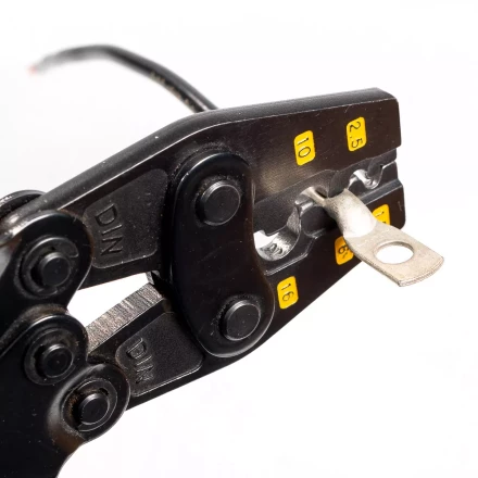 Пресс-клещи КВТ ПК-16у с матрицей для опрессовки неизолированных медных наконечников до 16 мм (64702) купить в Екатеринбурге