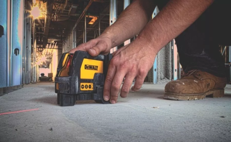 Нивелир лазерный DeWalt DW 0822 купить в Екатеринбурге