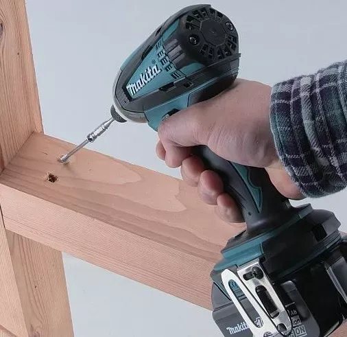 Аккумуляторная дрель -шуруповерт Makita DTD146RFE купить в Екатеринбурге